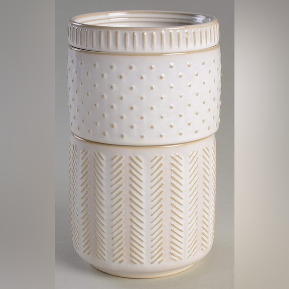 Better Homes And Gardens Other - 3 Piece Stacking Canister Set
Better Homes and Gardens